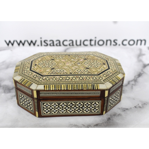 446 - Jewellery Box Containing Jewellery Items