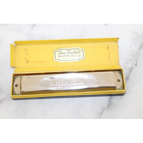 6 - Boxed Intermezzo Harmonica