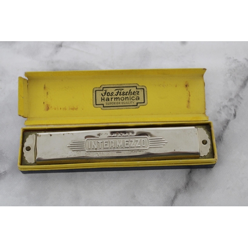 6 - Boxed Intermezzo Harmonica