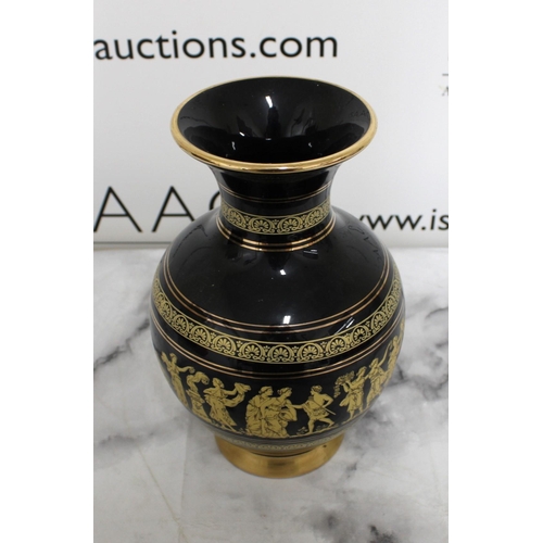 17 - Neofitou Hand Painted 24k Gold Greek Pot - Height is 23cm

Collection Only

All proceeds of this lot... 