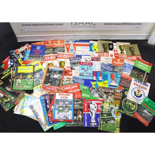 237 - Quantity Of Football Programmes Featuring England International,  European Club Matches ( 1968 Europ... 