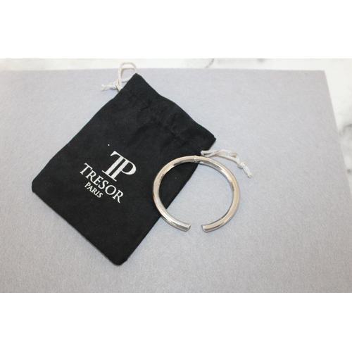 384 - New Never Worn TRESOR PARIS Bangle In Original Bag