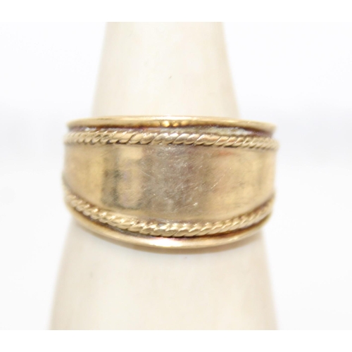 530 - Stamped 9ct Gold Ring Size O Total Weight-5.61g
All Proceeds Go To Charity