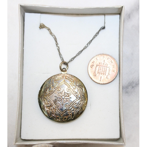 449 - Stamped 925 Silver Necklace Locket In Box & Cuff
All Proceeds Go To Charity