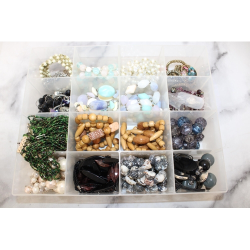 391 - Selection Of Jewellery Items In Container
All Proceeds Go To Charity