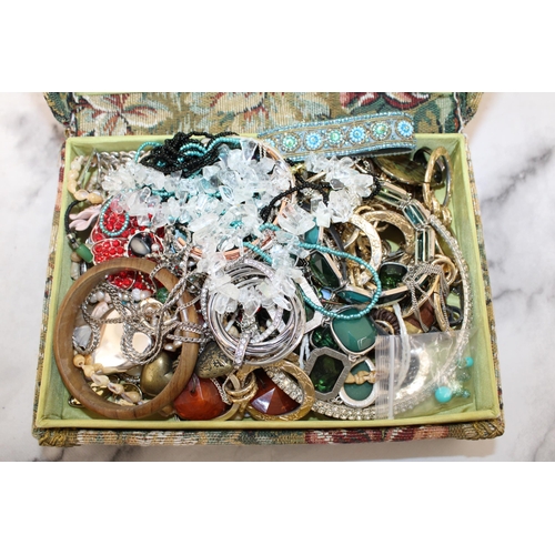 392 - Quantity Of Jewellery Items In Box
All Proceeds Go To Charity