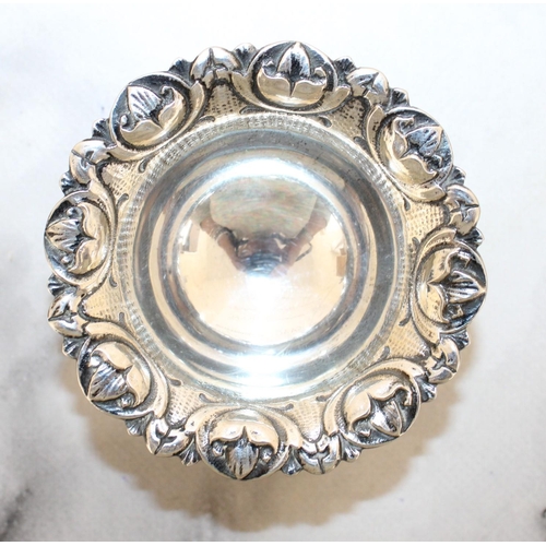 451 - Silver Hallmarked small Embossed Dish
Dimensions 7cm