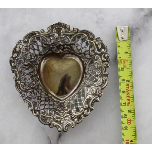 460 - Silver Hallmarked Edwardian Silver Heart Trinket Dish