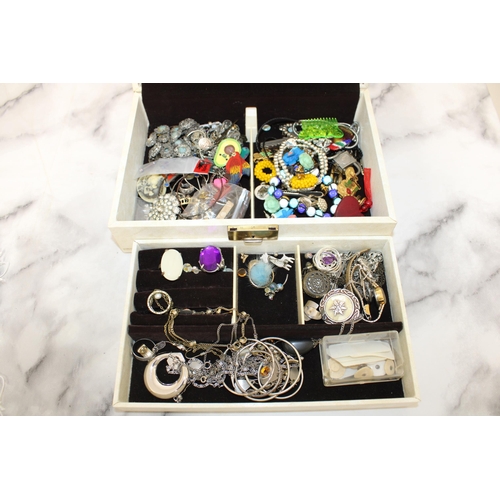 402 - Jewellery Box Containing Mixed Jewellery & Others