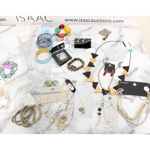 408 - Quantity Of Bagged/Tagged Jewellery Items/Other
All proceeds Go To Charity