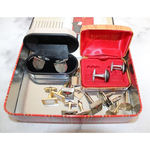 409 - Jewellery Items In Box With Tin Inc Cufflinks
All proceeds Go To Charity