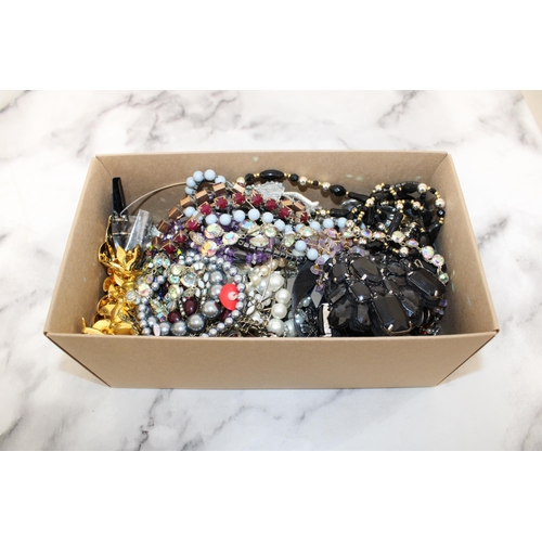 424 - Quantity Of Jewellery In Box