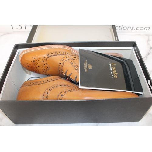 227 - FEARNLEY BROGUE SHOE Loake HANDMADE English Men's Shoes In Box
Nine And A Half 
Look Unused