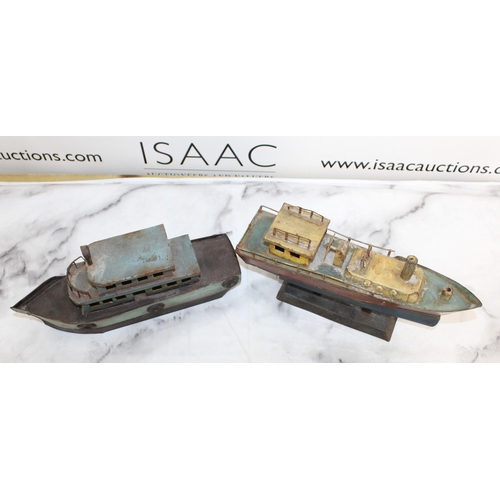 139 - Two Collectable Tin Boats
Longest-29cm