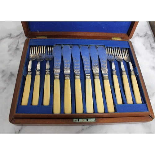 507 - Two Wooden Boxed Cutlery Items