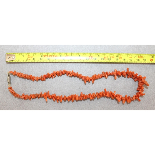 427 - Vintage Coral Necklace