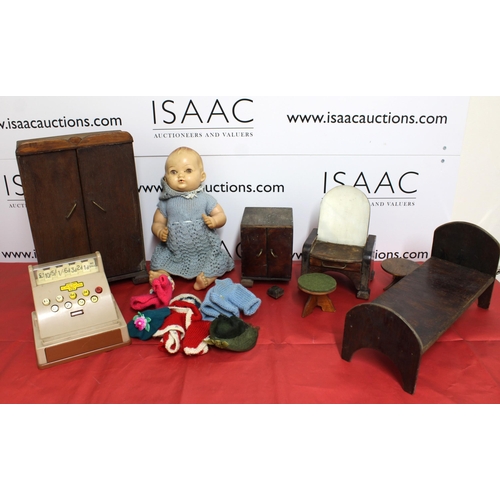 795 - Selection Of Vintage Toys/Furniture