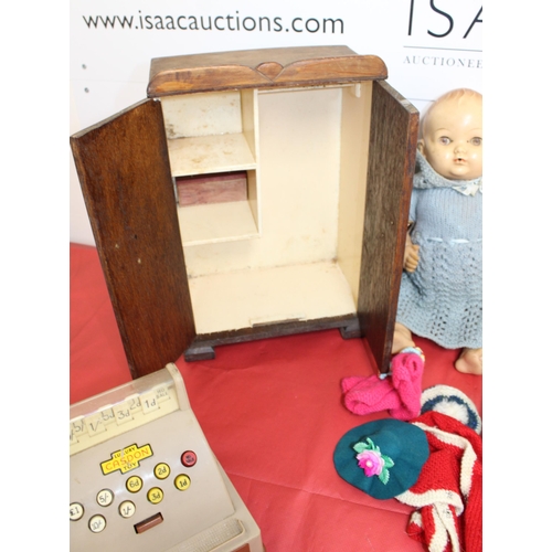 795 - Selection Of Vintage Toys/Furniture