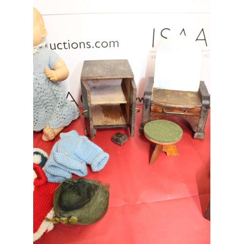 795 - Selection Of Vintage Toys/Furniture