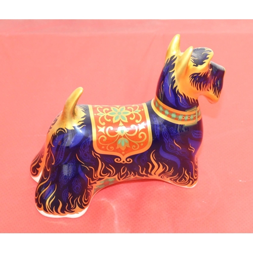 24 - Royal Crown Derby Porcelain Scottish Terrier
Height 11cm
Length 14cm
COLLECTION ONLY