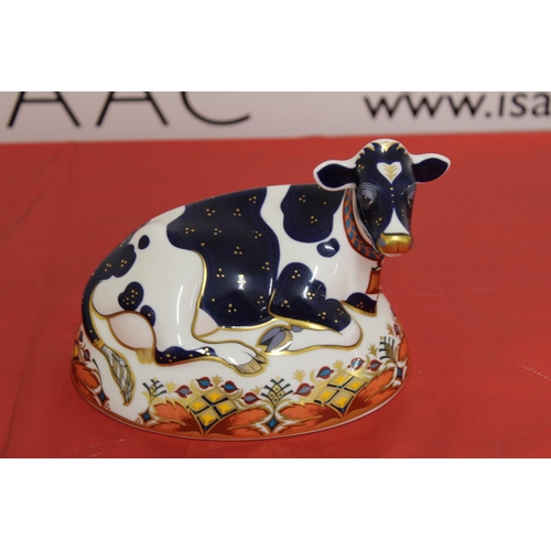 33 - Royal Crown Derby Friesian Cow
Height 12cm
Length 16cm
COLLECTION ONLY