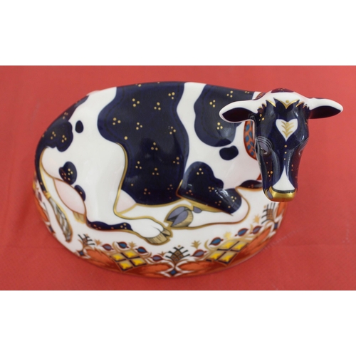 33 - Royal Crown Derby Friesian Cow
Height 12cm
Length 16cm
COLLECTION ONLY