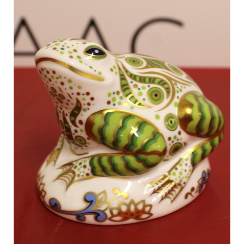 35 - Royal Crown Derby Porcelain Toad
With Certificate
Height 7.5cm
COLLECTION ONLY