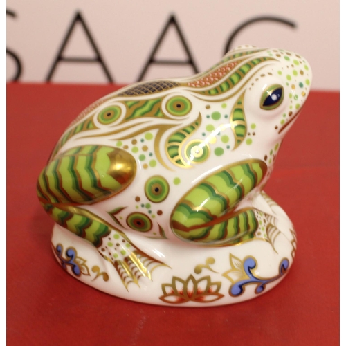 35 - Royal Crown Derby Porcelain Toad
With Certificate
Height 7.5cm
COLLECTION ONLY