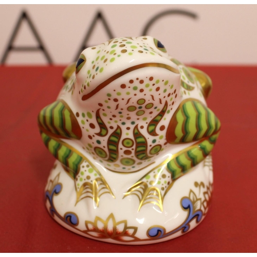 35 - Royal Crown Derby Porcelain Toad
With Certificate
Height 7.5cm
COLLECTION ONLY