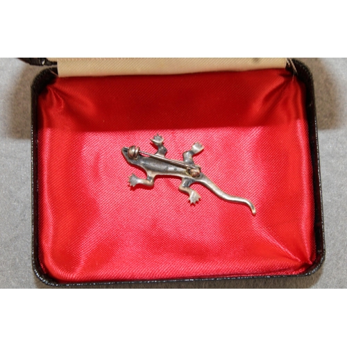 431 - Marcasite Lizard Brooch