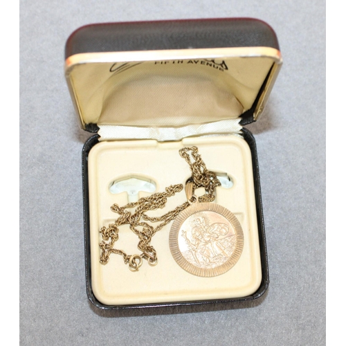 542 - 9ct 375 Gold St Christopher On Chain 9.0gms In A Box