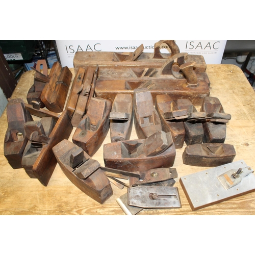 175 - Job Lot Vintage Wooden Planes - Many Sizes and Conditions - This lot is collection only.