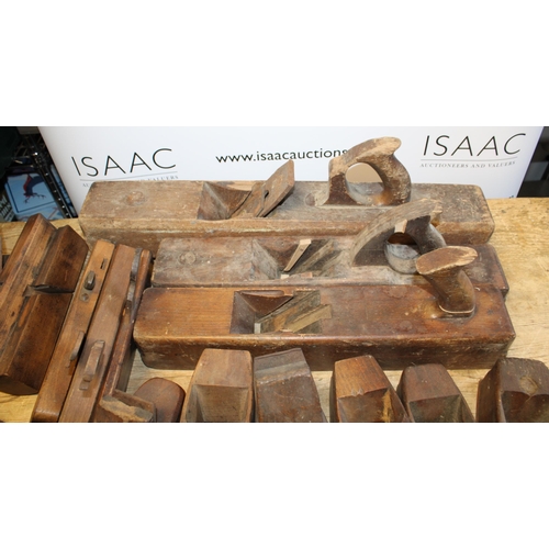 175 - Job Lot Vintage Wooden Planes - Many Sizes and Conditions - This lot is collection only.