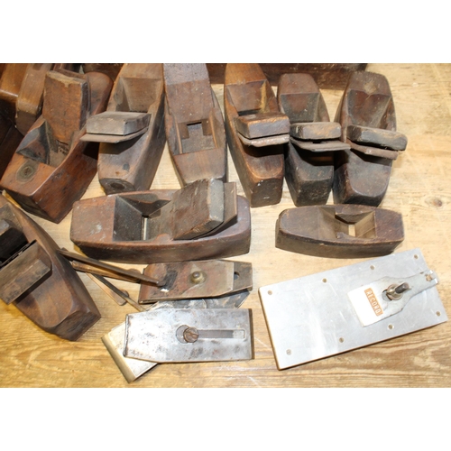 175 - Job Lot Vintage Wooden Planes - Many Sizes and Conditions - This lot is collection only.