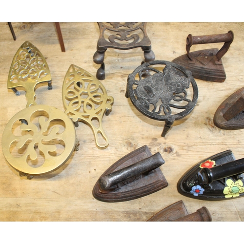 183 - Job Lot of Vintage Cast Metal Irons and Stands - This lot is collection only