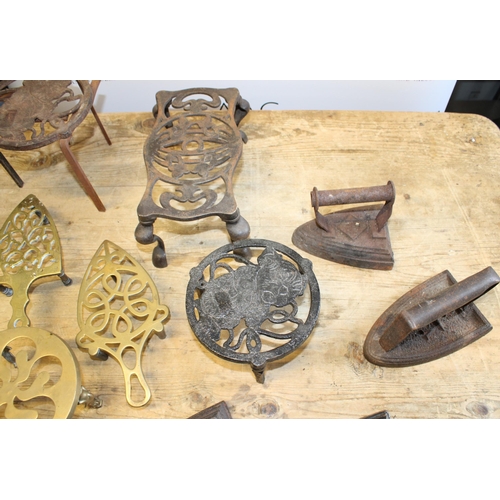 183 - Job Lot of Vintage Cast Metal Irons and Stands - This lot is collection only