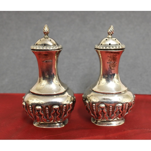 524 - Pair of Silver Salt & Peppers
Both 10cm Tall