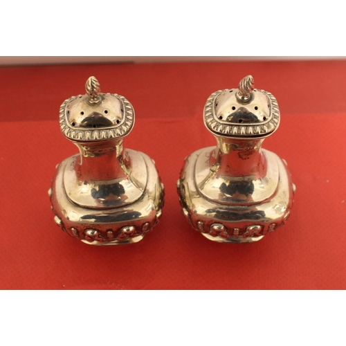 524 - Pair of Silver Salt & Peppers
Both 10cm Tall