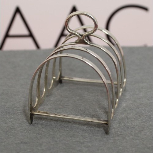 527 - Silver Toast Rack