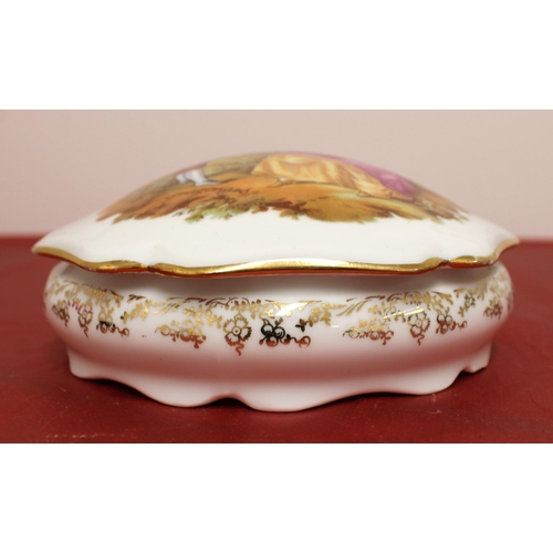 112 - Limoges France Porcelain Pot With Lid ( Fragonard Lovers) Slight Damage To Bottom (See PICTURES)
Dim... 