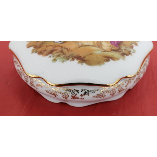 112 - Limoges France Porcelain Pot With Lid ( Fragonard Lovers) Slight Damage To Bottom (See PICTURES)
Dim... 