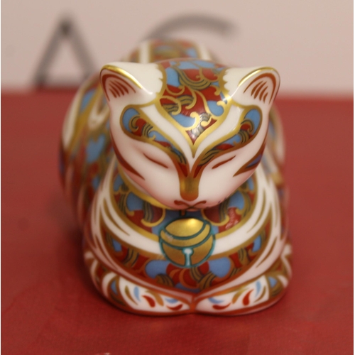 120 - Royal Crown Derby Contented Cat
Height 6cm
Length 11cm
COLLECTION ONLY