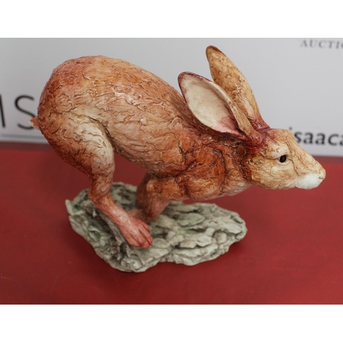 131 - Boxed Border Fine Arts B1529 Hare Handmade In Scotland
Height 21cm