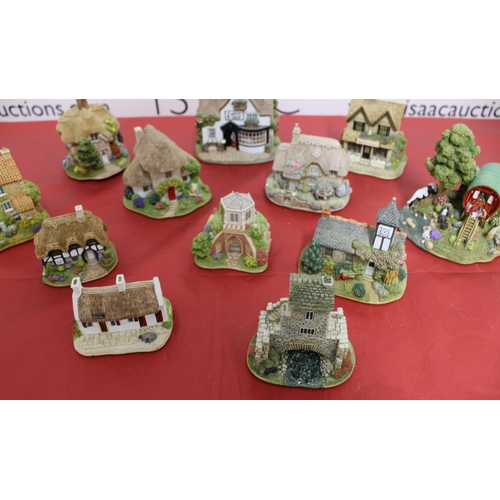 27 - A Collection Of Lilliput Lane Houses
UNBOXED
COLLECTION ONLY