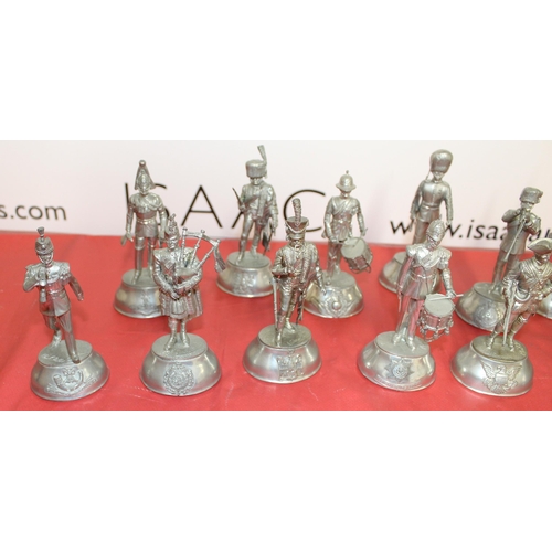 44 - 14 x Chas C Stadden Military Figures Stamped On Bottom, Shown In Pictures
Height 16.5cm