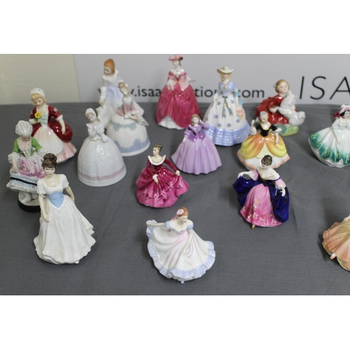 144 - A Selection Of Small Figurines Of Coalport/Wade/Royal Doulton/Lladro Bells
Tallest 14cm
COLLECTION O... 