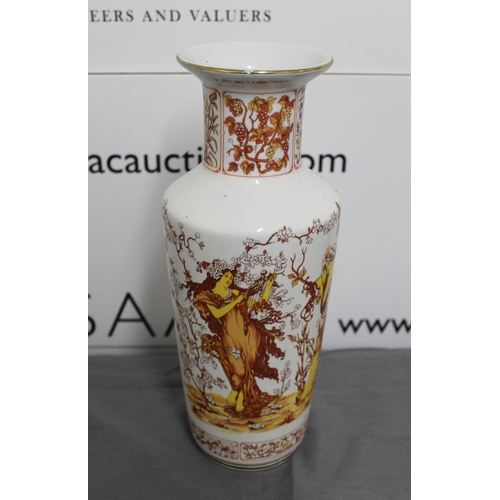 99 - Carraresi V.V Italian Vase - Measures 29cm tall - Collection Only