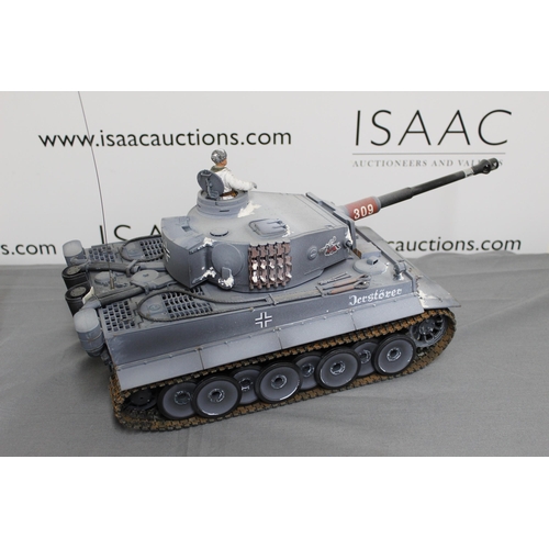 704 - Remote Controlled Tank 1/16 Scale without Controller - All Untested  

Lots of Accessories included.... 