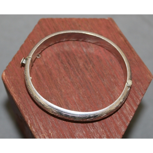 382 - Silver Hallmarked Bangle