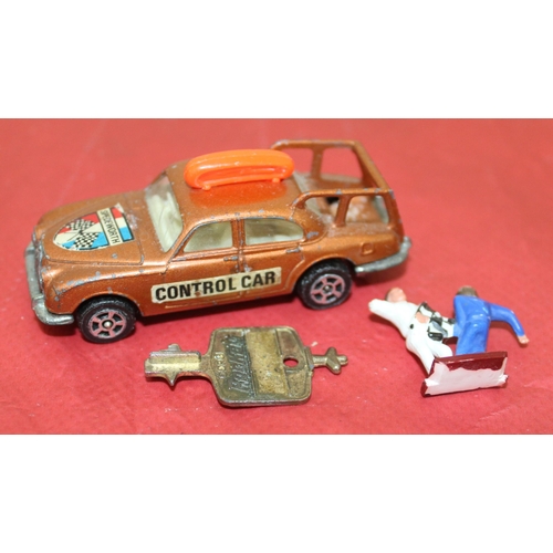 623 - Corgi Rockets Jaguar Pace Car Inc Figures & Key